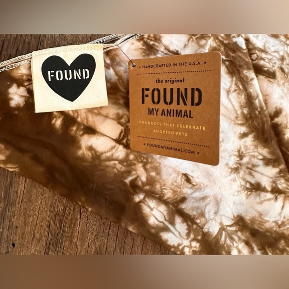 NWT Found My Animal Tie-Die Dog Bandana - Large - Chocolate, White and Sky Blue - Picture 5 of 9